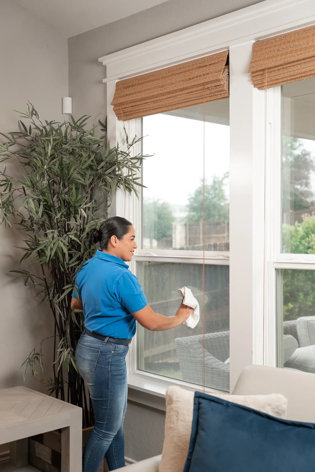 Cleaner cleaning interior window glass