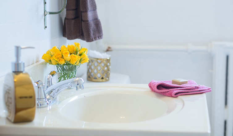 bathroom cleaning tips